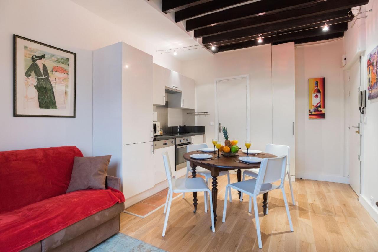 Le Marais Private Apartments ปารีส ภายนอก รูปภาพ